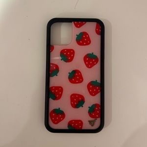 wildflower pinks and red strawberry phone case iphone 11